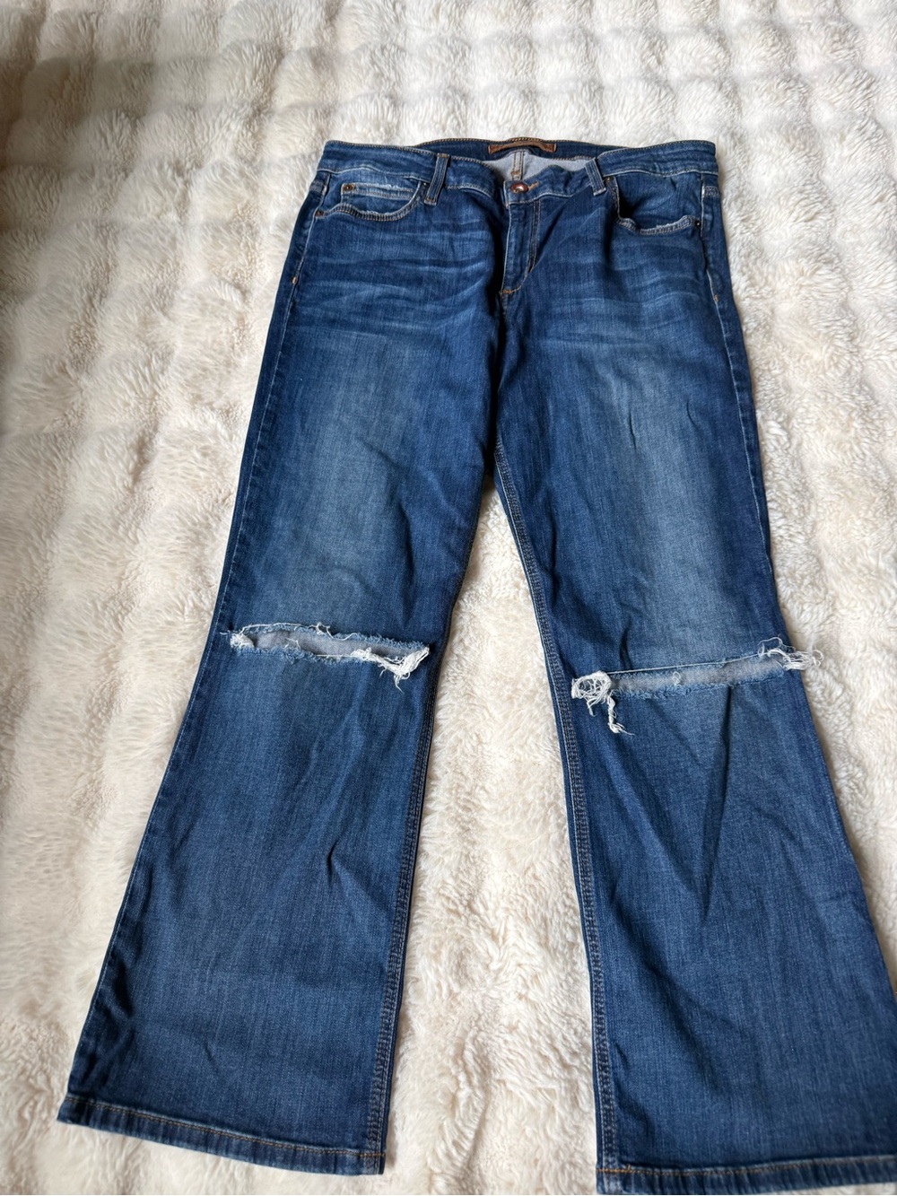 Joe’s jeans vintage cropped distressed  boot cut size 31